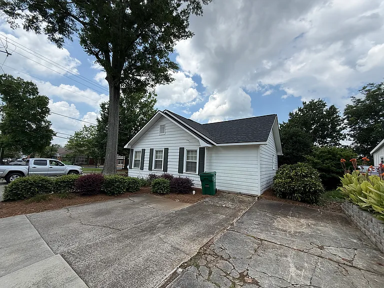 112 Cedar St — Photo 16