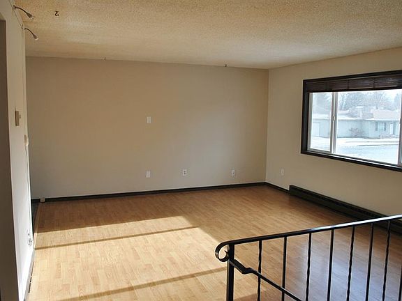 4th image of 13821 E Valleyway Ave