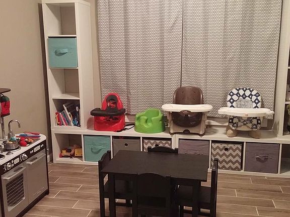 Den/toy room/dining