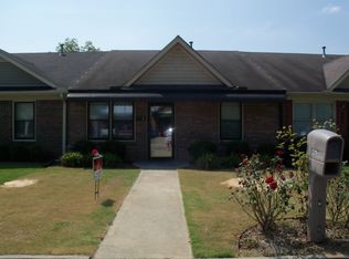 412 Pine St NW, Hartselle, AL 35640
