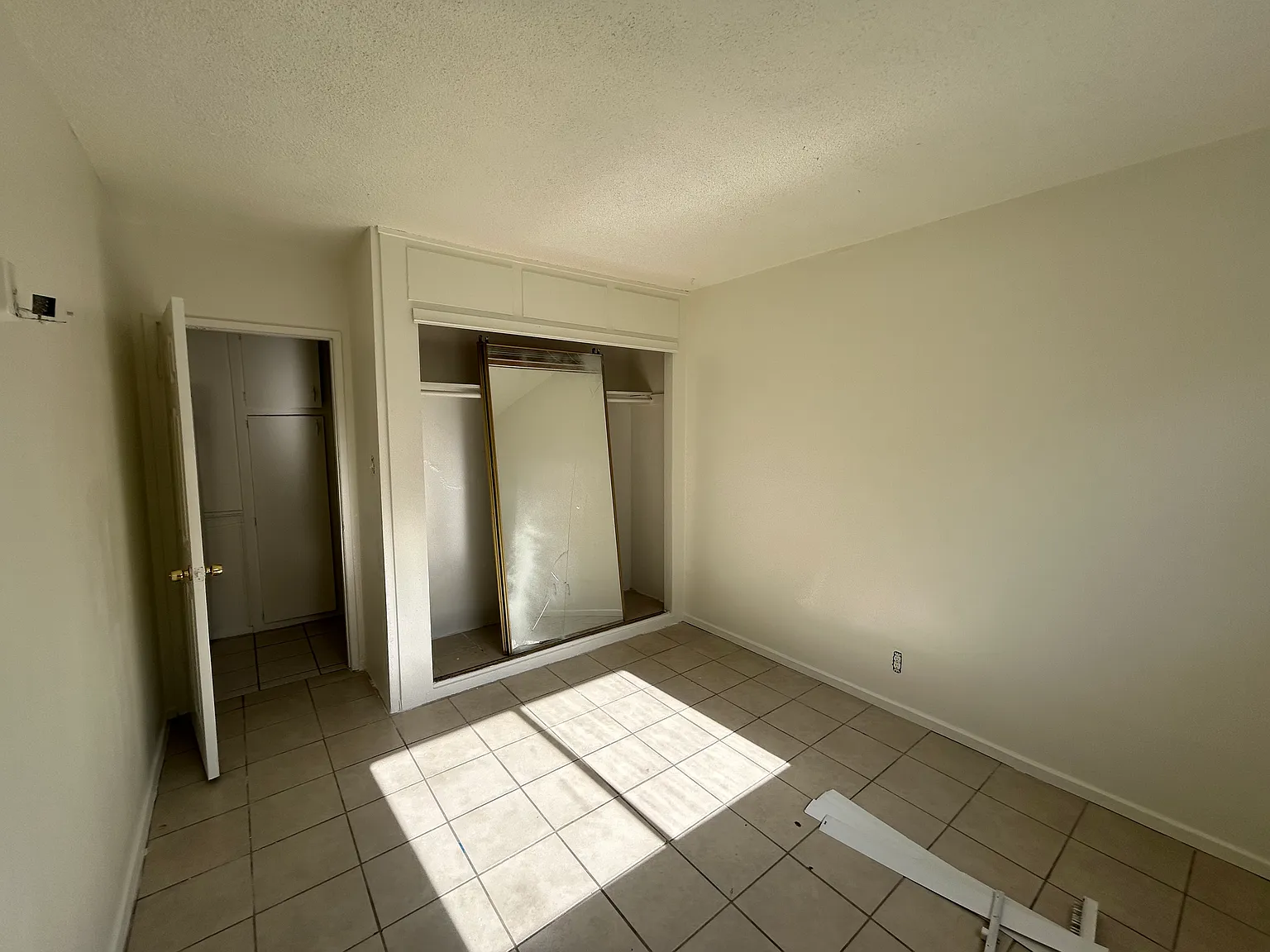 3 bed, 1270 sqft, $3,100 — Photo 3