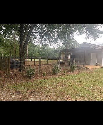 Dog kennel with run. 
