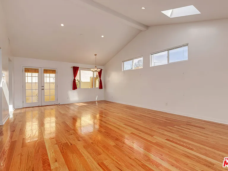 4333 S Westlawn Ave — Photo 4