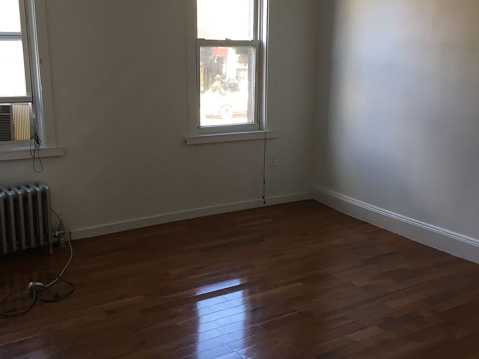 1st image of 628 Grand Ave