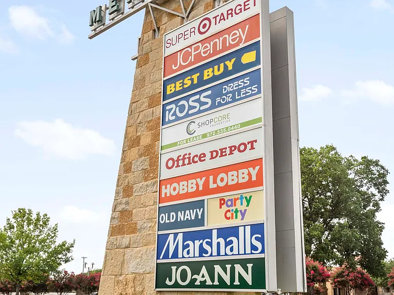 Southpark Meadows Mall