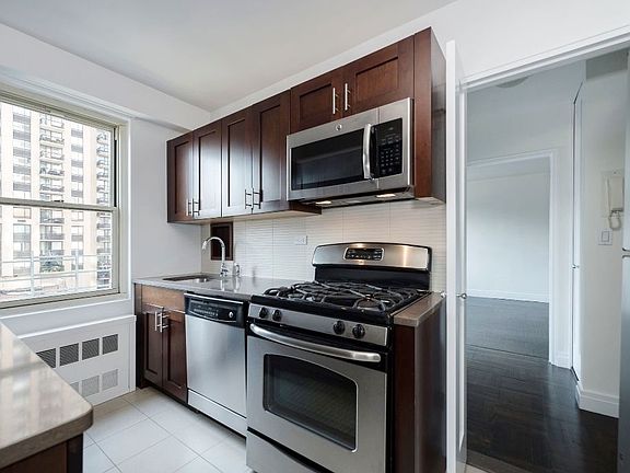 4th image of 185 E 85th St APT 15C