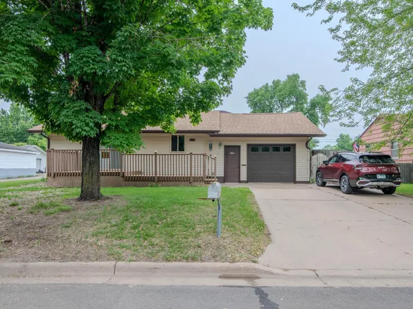 1009 7th St NE, Little Falls, MN 56345