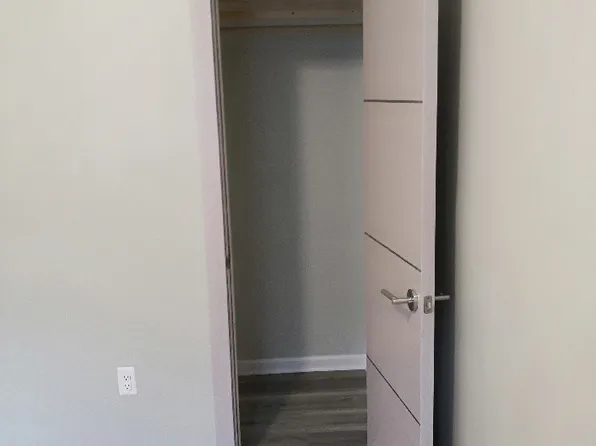 25-51 14th Street 1R image 2 of 16