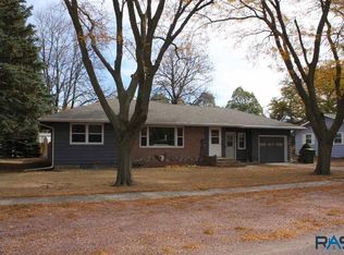 618 S Wipf St, Freeman, SD 57029