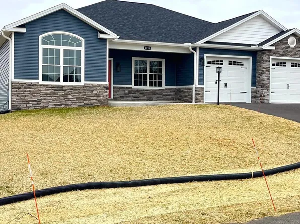 6195 Merion Dr, Fayetteville, PA 17222