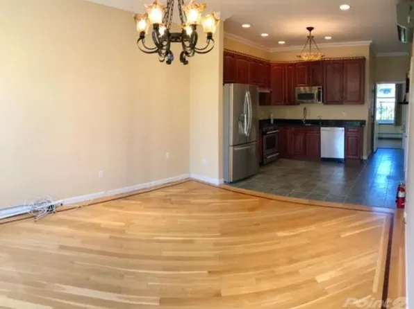 930 Washington Street image 4 of 23