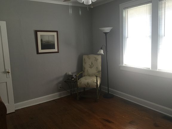 3rd image of 842 E 72nd St