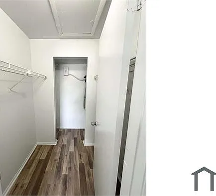 2700 Park Windsor Dr #402 — Photo 12