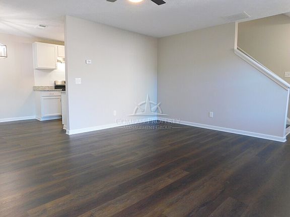 4th image of 179 Oak Grove Pl