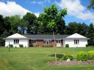 13306 Sumac Rd, South Lyon, MI 48178