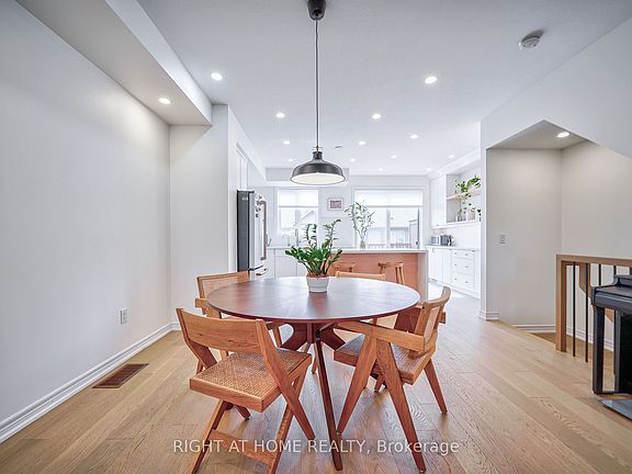 5th image of 422 Belcourt Cmn