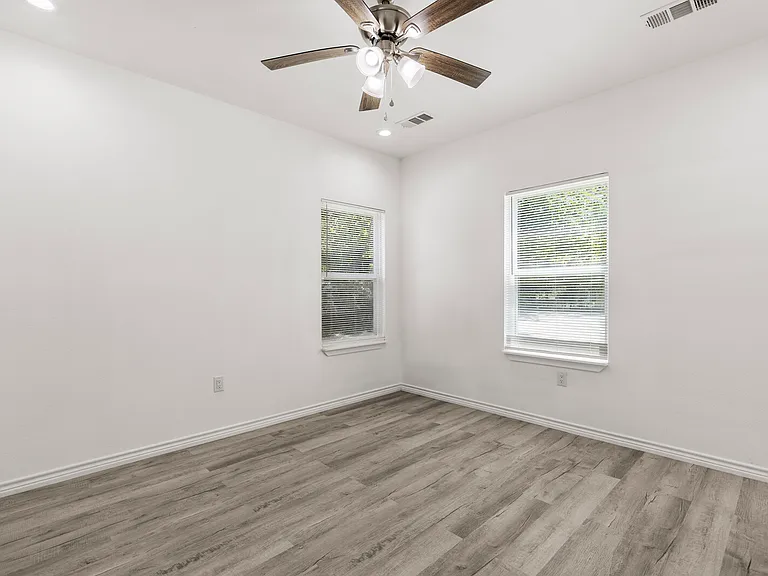 1215 Kellum St #1 — Photo 9