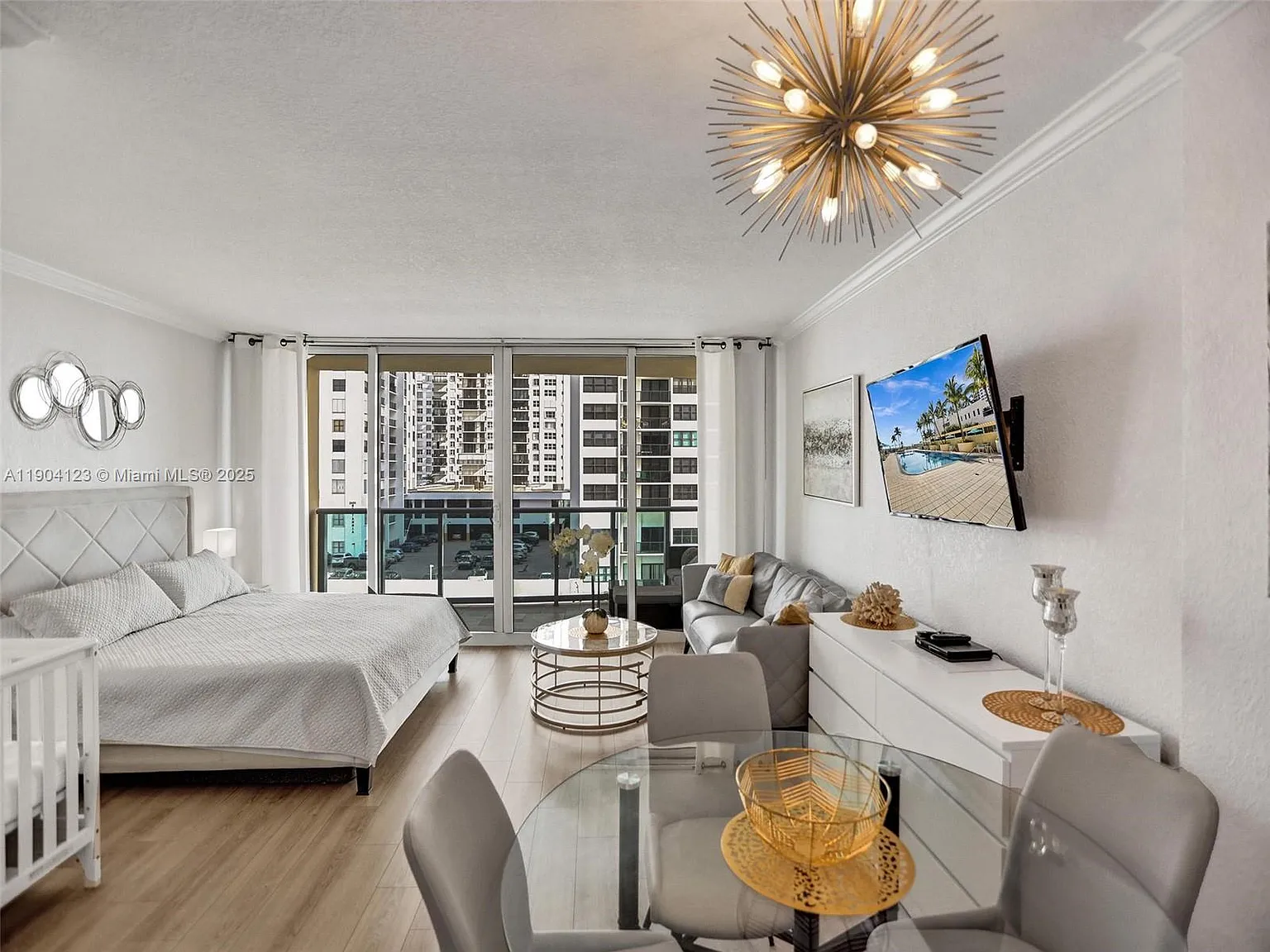 Wave Condo — Photo 3