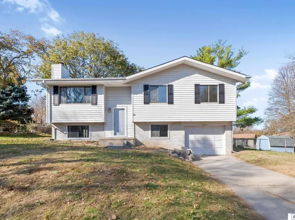 7904 Clover Ct, La Vista, NE 68128