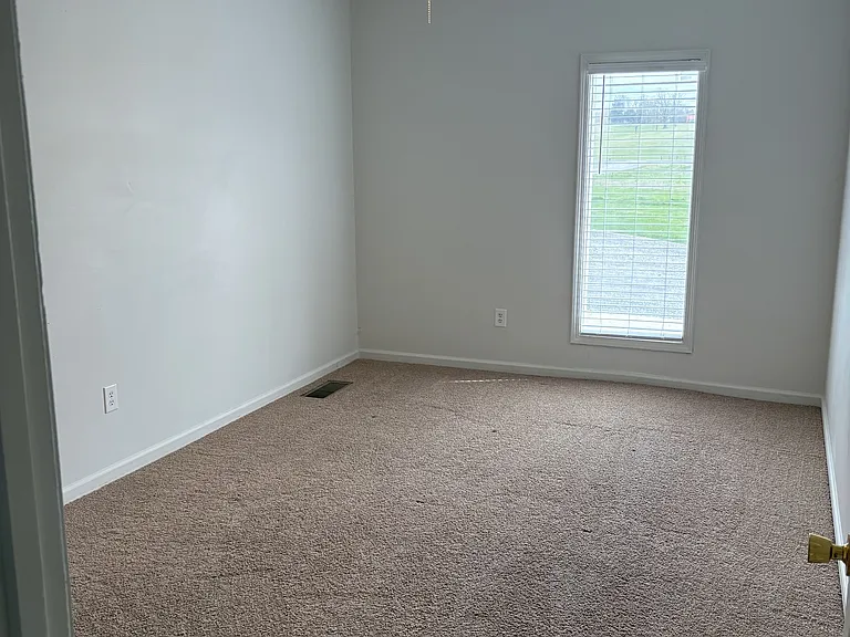 130 Drivers Rd — Photo 5