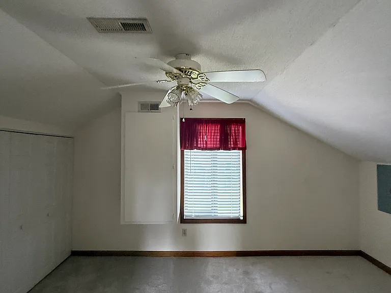 839B Sanford Rd #B — Photo 10