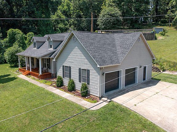 2nd image of 180 W Woodland Acres