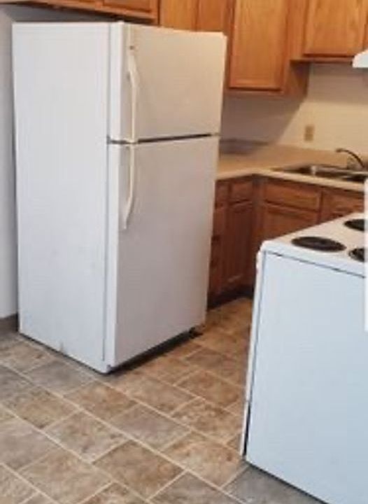 2nd image of 1209 E 8th St APT 22