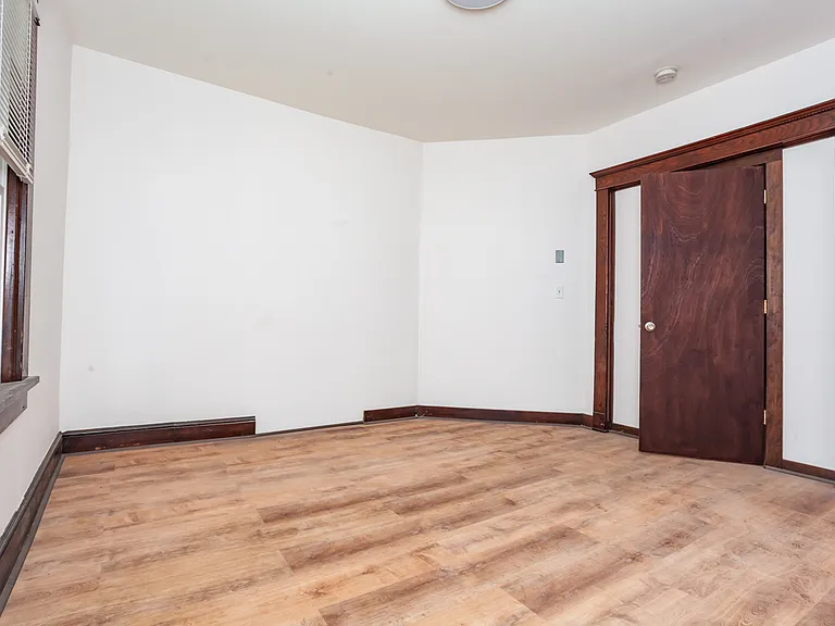 1009 Hudson Ave #1 — Photo 6