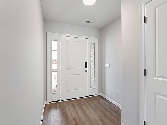 3rd image of 5041 Whittlebury Dr