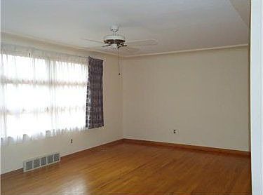 3rd image of 90 Crestline Ave