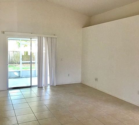 2nd image of 1549 Pleasantview Ln