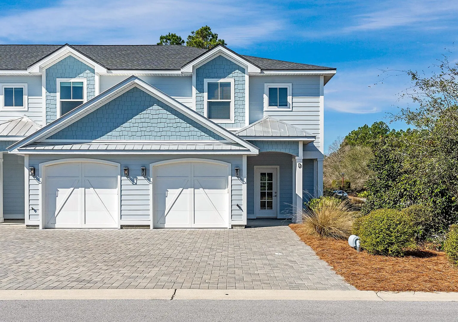 56 Golden Bell Ct Unit D — Photo 1