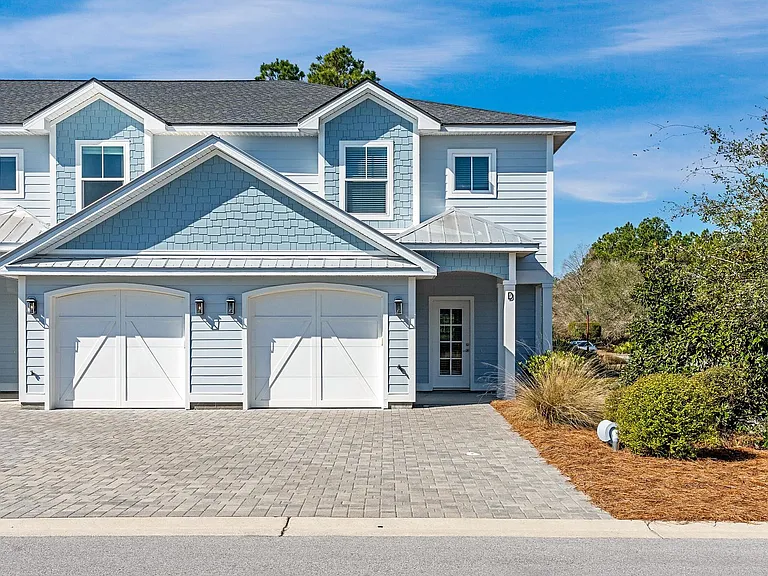 56 Golden Bell Ct #D — Photo 1