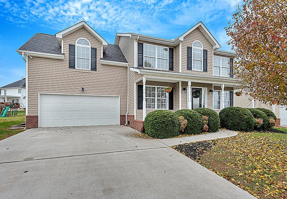 1st image of 3205 Glenlake Blvd