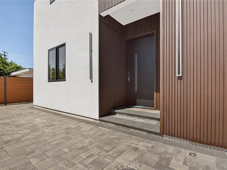 7605 Greg Ave — Photo 1