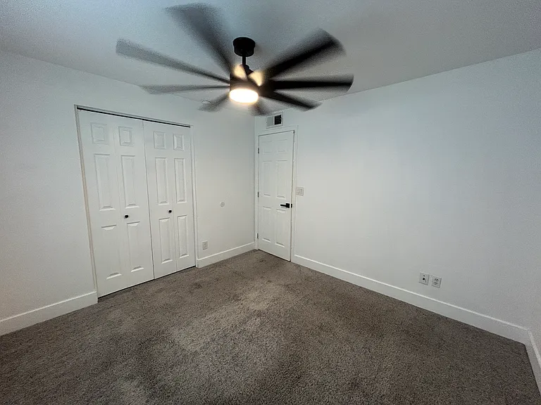 3507 E Claire Dr — Photo 33