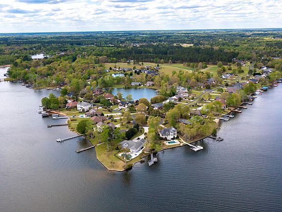 5th image of 400 Pinelake Ct