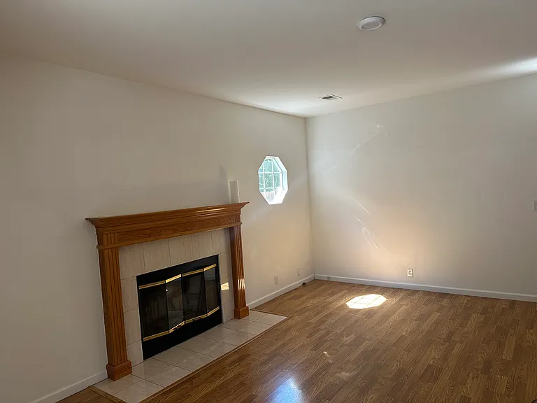 1672 Bailey Dr — Photo 7