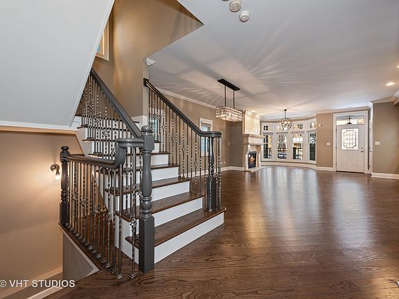 4th image of 4714 N Wolcott Ave