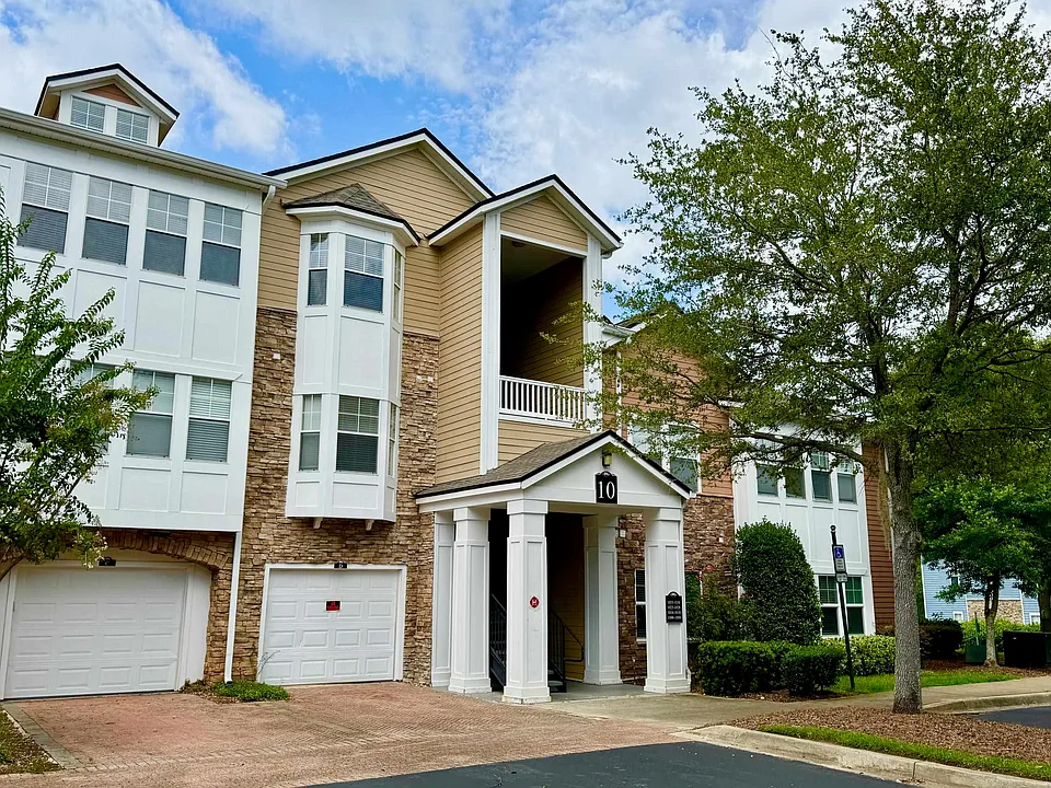 2801 Chancellorsville Dr #1012