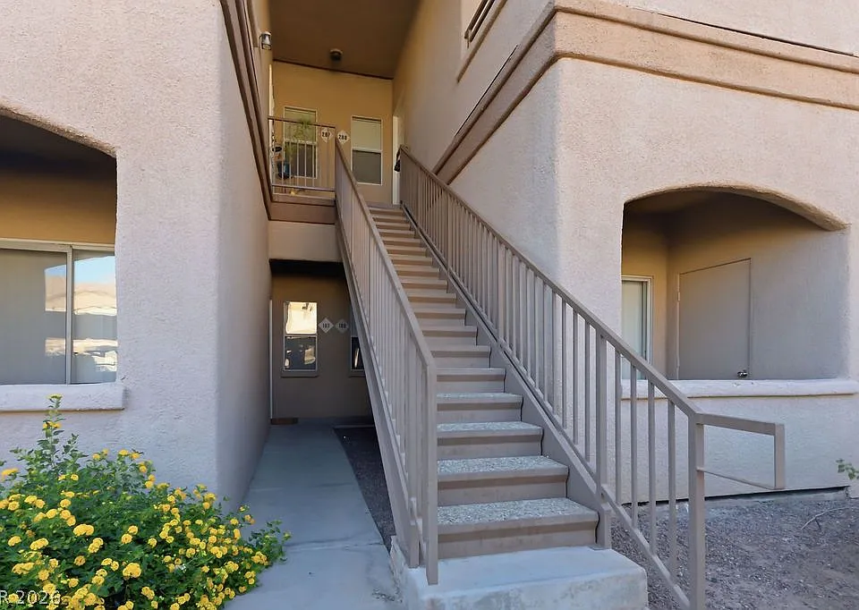 5751 E Hacienda Ave #288