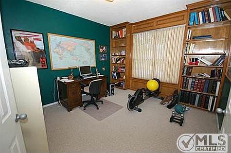 3rd image of 2041 Colborne Dr