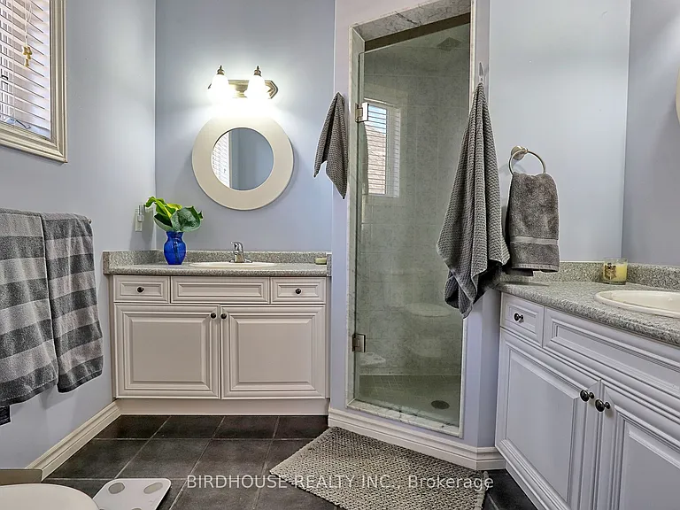 21 Ellis Cres — Photo 14