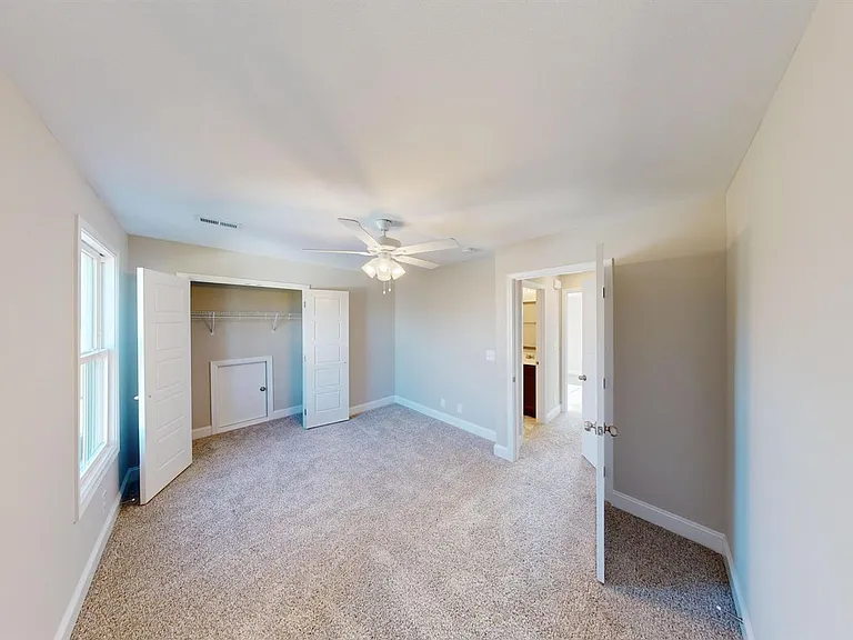 525 Herman Dr — Photo 15