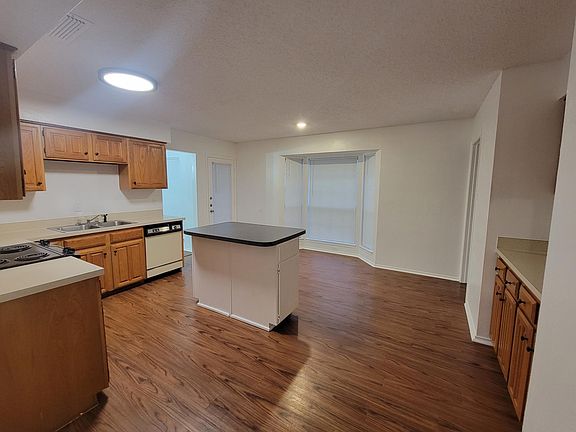 Eat in Kitchen
