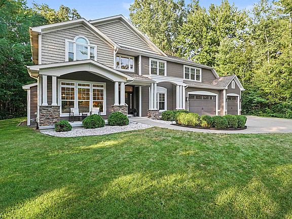 3rd image of 2987 E Oakhaven Ct
