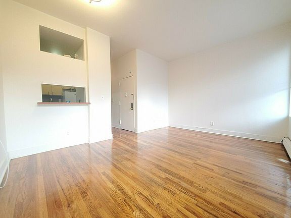 3rd image of 728 Saint Nicholas Ave APT 4