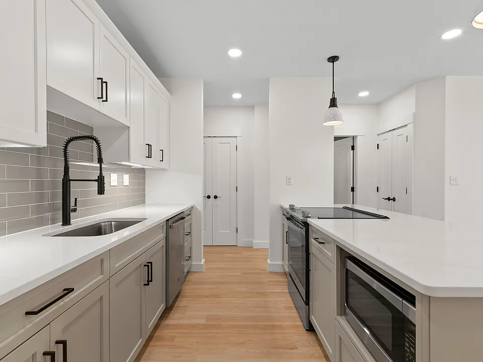 301 North Ave #5