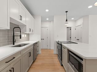 301 North Ave #5, Wakefield, MA 01880