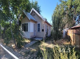 704 E Grove Ave, Parma, ID 83660